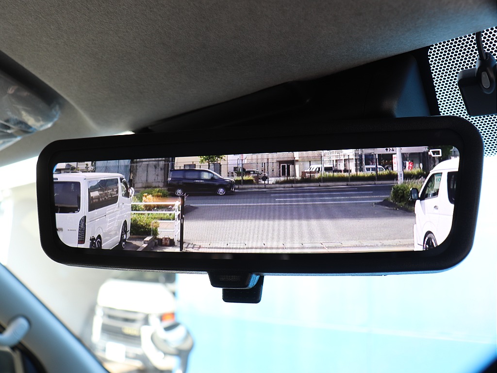 デジタルインナーミラーは後部に荷物が載っていても後部を映し出してくれます