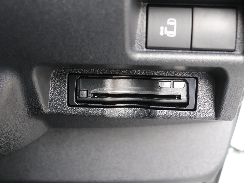 ハイウェイドライブの必需品ビルトインＥＴＣ完備！セットアップ完了後お引渡しさせていただきます♪