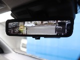 メーカーオプションのデジタルインナーミラーは後部に荷物が載っていても映し出してくれます