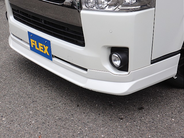 FLEXオリジナルシートパーツを装着しスタイリッシュなフェイスラインに