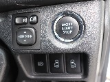プッシュスタートスマートエントリー、自動ドアの開閉操作は運転席から可能です