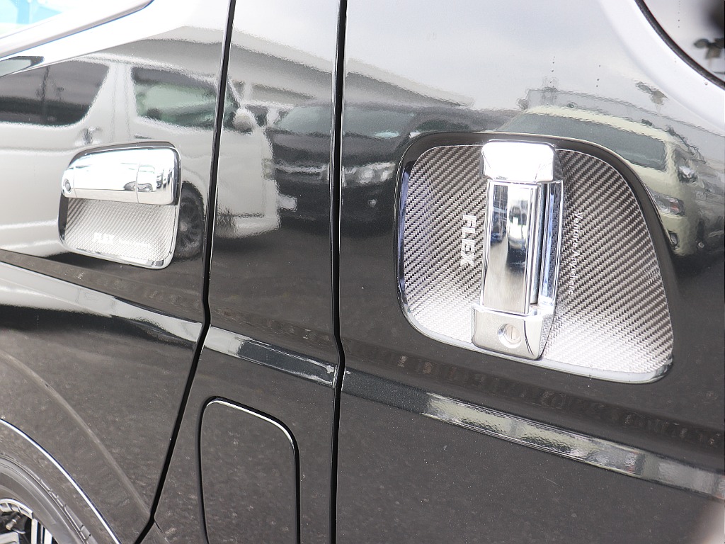 小傷からお車を守る！！
