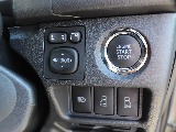 プッシュスタートスマートエントリー！自動ドアの開閉操作は運転席からも可能です