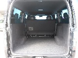 後部には広大な荷物スペース！LEDルームランプで車内を明るく照らしてくれます