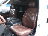 KNOTRECORDSシートカバー装着で、レトロでモダンな車内空間に...