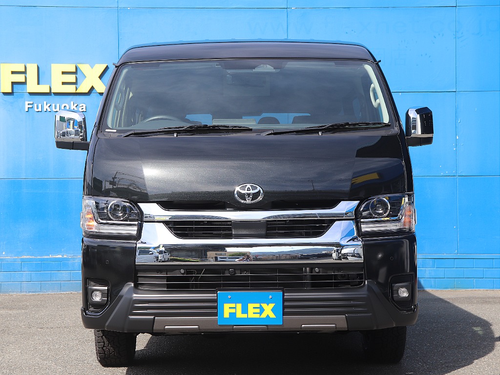 9型 ハイエースワゴン 4WD！普段使いと車中泊をバランス良く楽しめる、FLEXオリジナルシートアレンジ「familiar」仕様福岡店にて展示中！