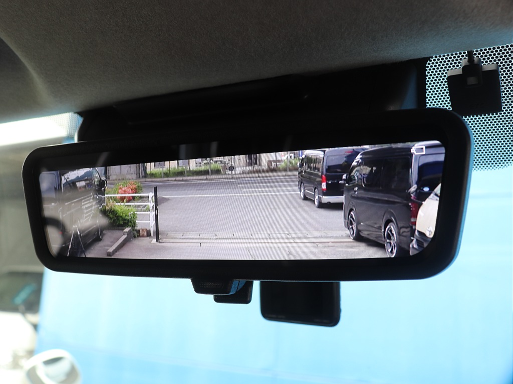 デジタルインナーミラーは、後部に荷物が載っていても後ろを映し出してくれます