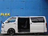 ５ドアですので乗り降りも楽々です。