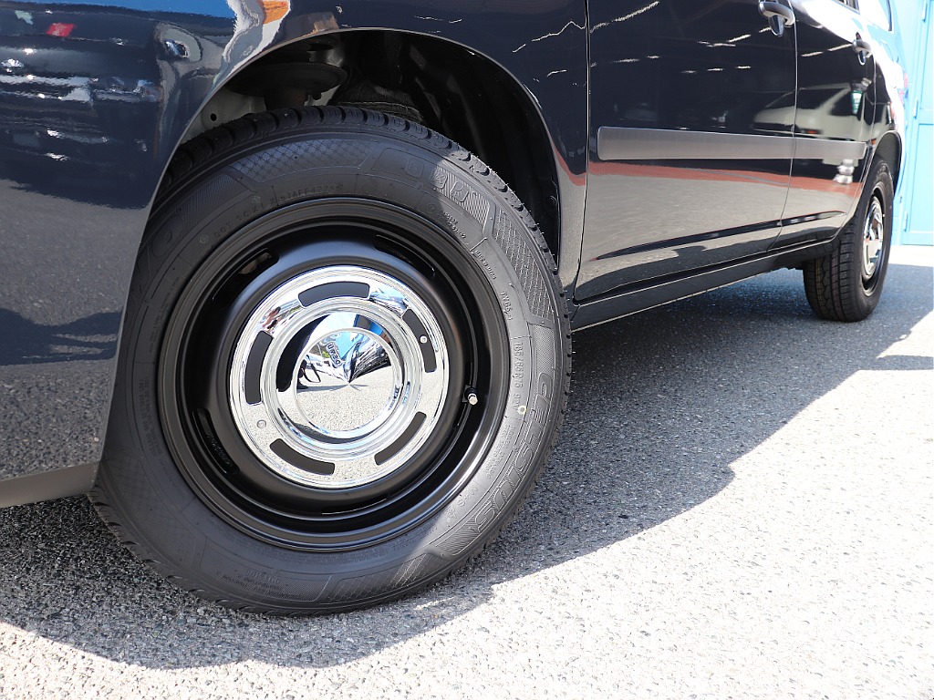 足回りには、DEAN クロスカントリー、TOYOオープンカントリータイヤをインストール