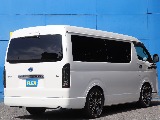 人気のメーカーオプションも多数装備した魅力あふれる一台です。