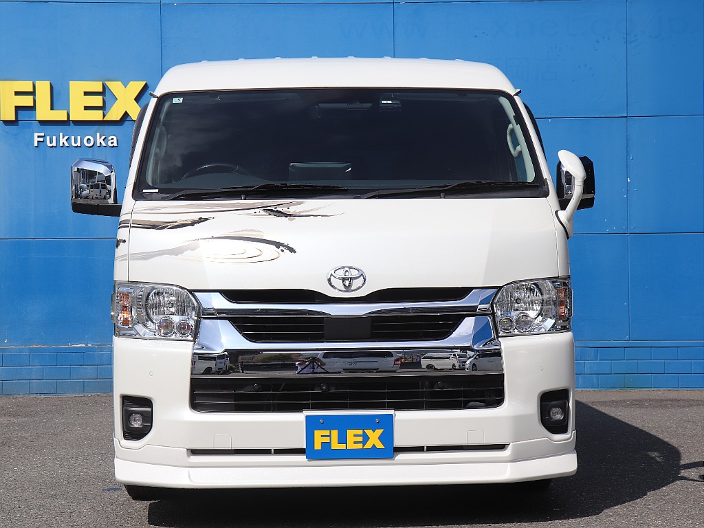 街乗りからアウトドア、車中泊まで幅広く活躍するFLEXオリジナル内装架装「アレンジAS」。