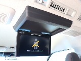 フリップダウンモニターで後席ゲストも退屈させません！