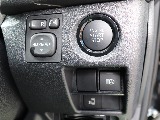 プッシュスタートスマートエントリー、自動ドアの開閉操作は運転席からも可能です
