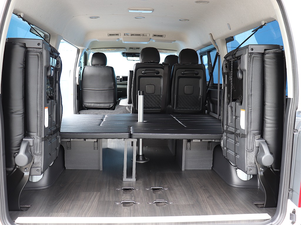 トヨタ&nbsp;ハイエース&nbsp;ワゴン2.7GLロング ミドルルーフ&nbsp;FLEXオリジナルシートアレンジ familiar&nbsp;福岡県の詳細画像&nbsp;その4