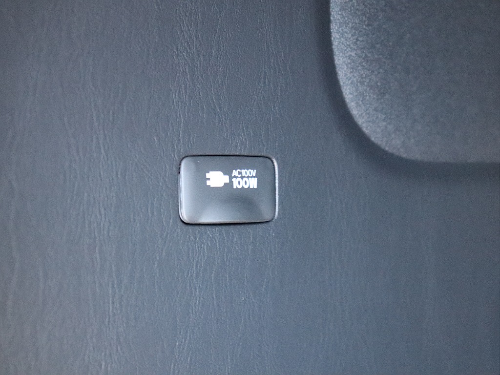 トヨタ&nbsp;ハイエースバン&nbsp;5D2.8DTスーパーGLダークプライムⅡワイドL&nbsp;67 ROKU NANA Style&nbsp;福岡県の詳細画像&nbsp;その19