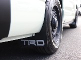 TRDマッドフラップ(ブラック)で足元をおしゃれに見せつつ、雨の日のドライブも安心です◎