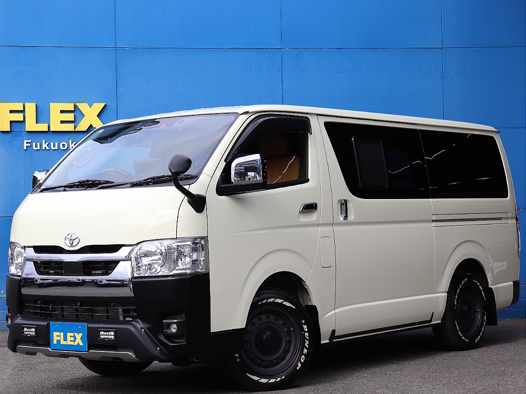 快適装備満載！ベッドキット搭載の車中泊スタイルハイエース