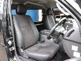 ダークプライムⅡなのでシートはハーフレザーシートになっております。お好みのシートカバー装着も可能です