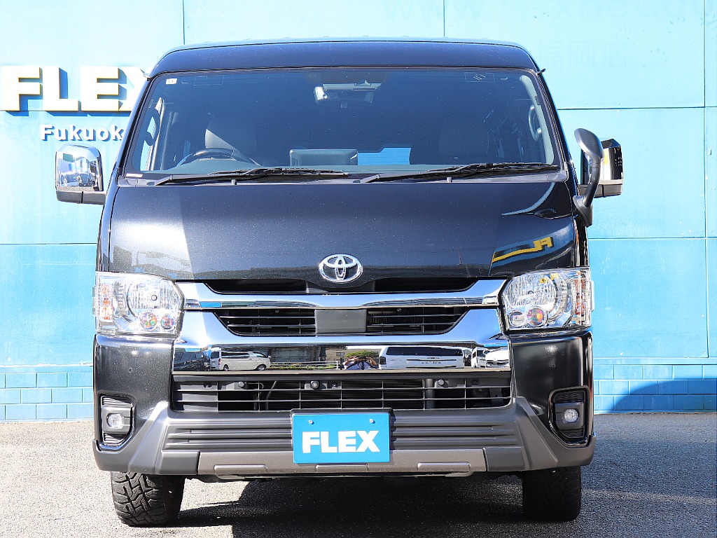 ハイエースバン ダークプライムⅡ４WD！FLEXオリジナルシートアレンジ Ver４！福岡店にて展示中！お気軽にお問い合わせくださいませ♪