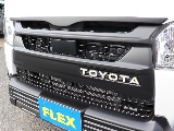 T-Forceフロントスポイラーとマッチしたメッキ部分マット...