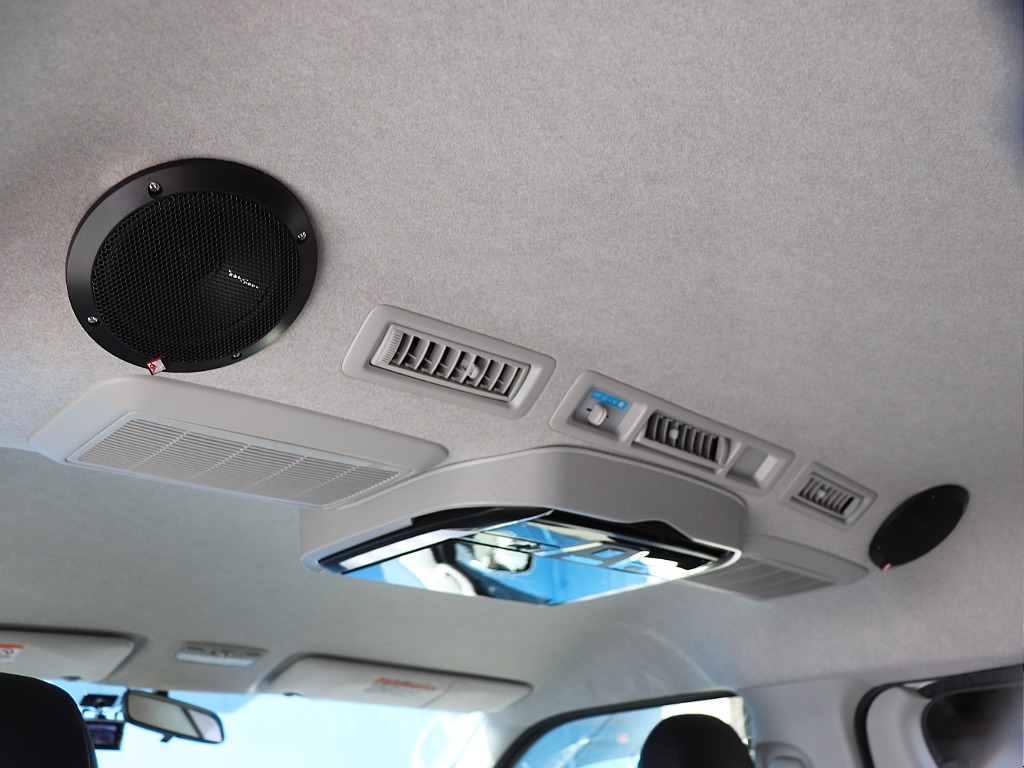 トヨタ&nbsp;ハイエース&nbsp;ワゴン2.7GLロング ファインテックツアラー&nbsp;上質な室内空間を実現した特別な1台！&nbsp;福岡県の詳細画像&nbsp;その3