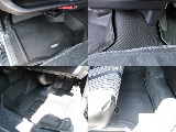 フロアマット装備済みですので汚れ防止にもなりお手入れも簡単にできちゃいます♪