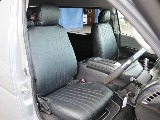 クラシックレザーシートカバー付きで外装のカラーリングとマッチしておりより一層お洒落度がアップしております♪