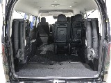 シートを跳ね上げれば広々とした荷室に早変わり！！