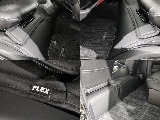 フレックスオリジナルのエンジンフードカバーを装着！！エンジンの熱や騒音、汚れ防止にも役立ちます♪