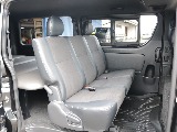 セカンドシートもダークプライムⅡ専用ハーフレザーシートになりますので、高級感がありますね♪