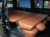 セカンドシートを折りたたむとベットとフラットになります！！