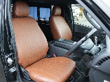 クラシックレザーシートカバーも装備しておりますので内装も使用感が少ないですよ♪