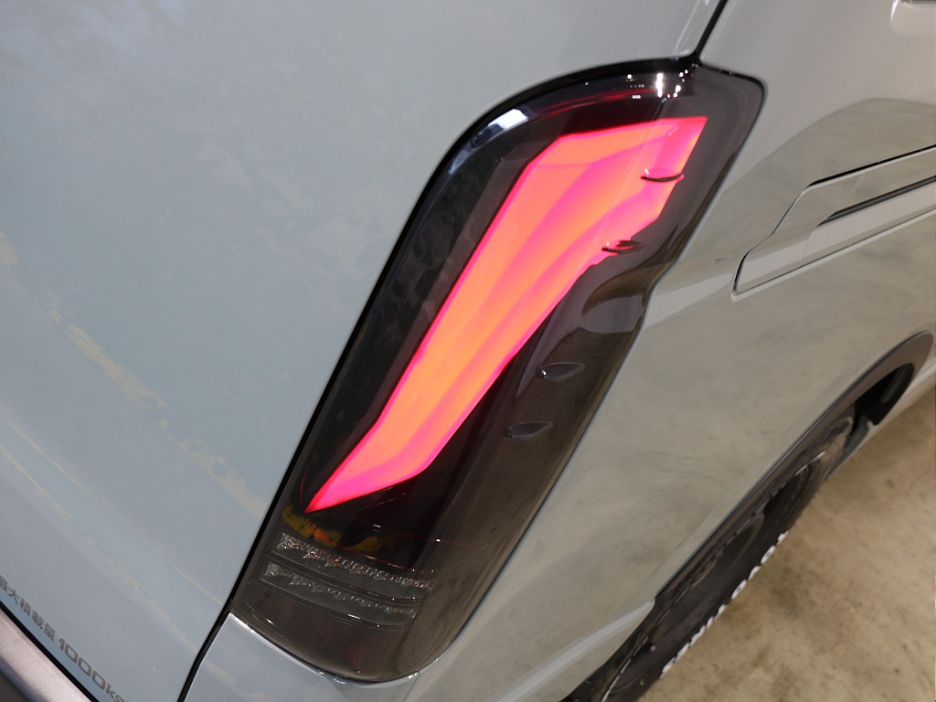 FLEXオリジナルオメガLED　テールランプ装備済みです！！