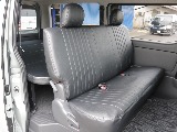 セカンドシートもクラシックレザーシートカバー装備済みです♪