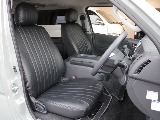 シートカバー付きでとても綺麗な運転席周りになっております♪
