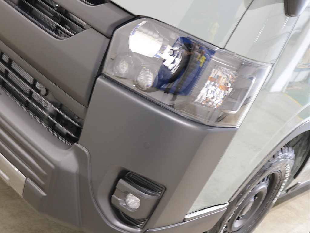 夜間走行なども安心のLEDヘッドライトになっております♪