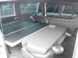 セカンドシートを折りたためば、このようにフラットにもなります♪