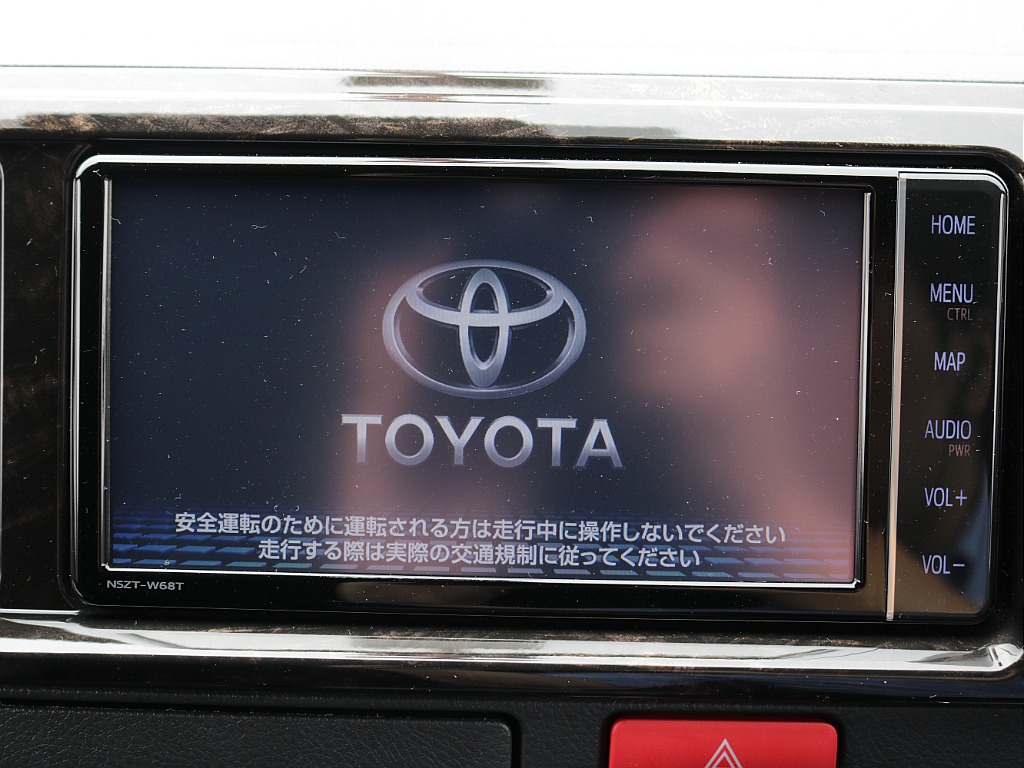 純正ナビにバックカメラ付きで豊富な機能が盛りだくさんです♪