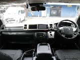 ワゴンならではの広々とした運転席周りで圧迫感無くお使いいただけます！！