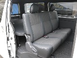 セカンドシートもダークプライムS専用で高級感がありさらにフラットにも前後位置も変えることができます！！