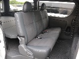 セカンドシートも運転席・助手席同様ハーフレザーシートになっております！！