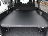 オリジナルベットキットタイプⅡ装着！！車中泊やお仕事にも使える仕様となっております！取り外しも可能なのでラゲッチスペースも確保可能です！！