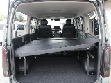 ベットキット装備済み！車中泊やアウトドアにピッタリな一台となっております！！