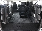 ４列目は跳ね上げることも可能になっているのでラゲッチスペースも確保可能になっております！！