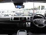 ワゴンならではの広々とした運転席周り！！ドライブ中などの快適性もばっちりですね♪ ※ナビは近日中に装備予定で御座います♪