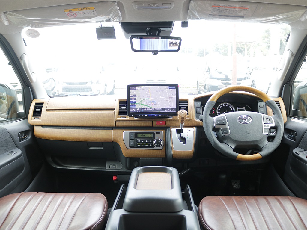 運転席周りも未使用車になっているのでとてもきれいな状態になっております！！