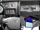 プッシュスタート・ETC・ステアリングスイッチ・フリップダウンモニターなど運転するうえで嬉しい装備品が充実しております！！