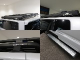 キャリアや電動サイドステップなども付いており乗り降りも楽になり大きい荷物も上に載せられちゃいます！！
