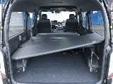 ユーアイビークル製のベットキットも装備済みで御座いますので、車中泊やアウトドアなどに最適な一台です！！