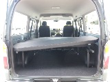 タイプⅡベットキットが搭載！！ワイドならではの広々空間で車中泊やアウトドアにお使いいただけます！！